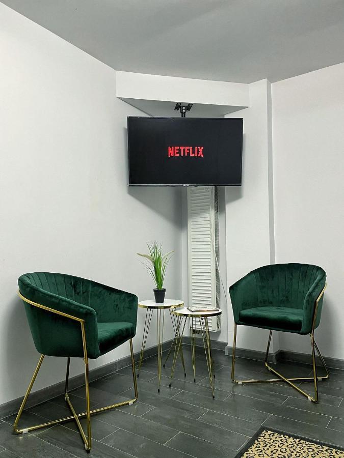 3 Rooms Cinema Garden Parking House Bucureşti Ngoại thất bức ảnh